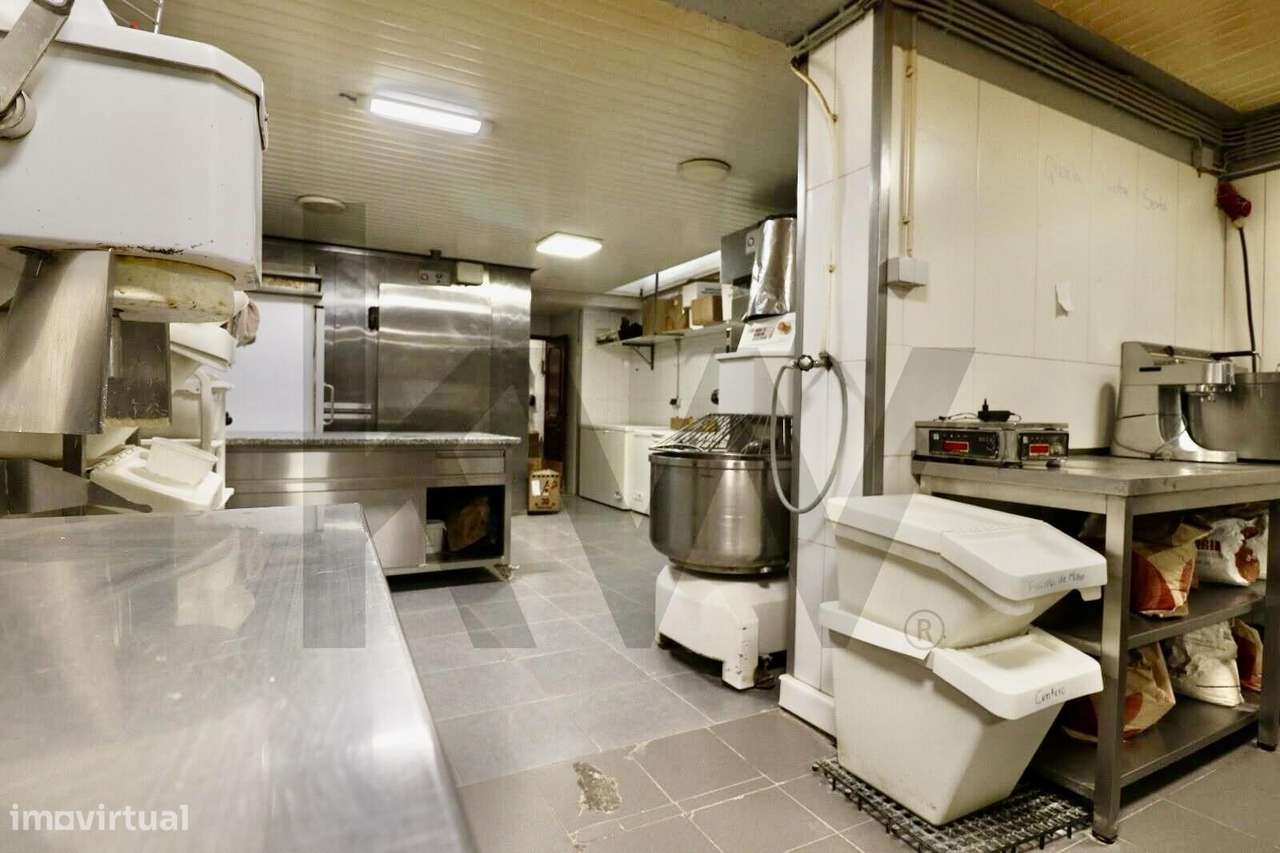 Trespasse de Padaria / Pastelaria no Centro de São João da Madeira-9