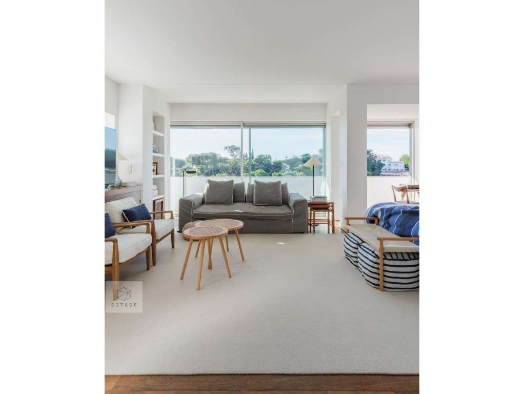 Moradia com vista mar no centro do Estoril-27