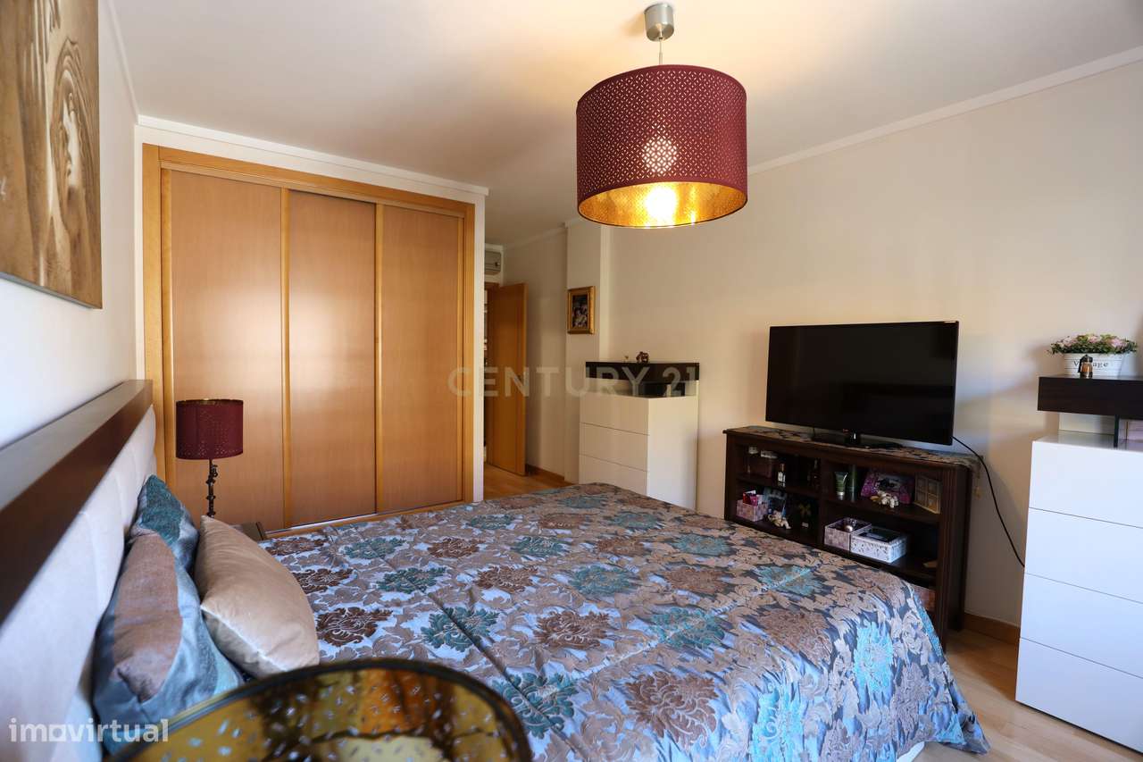 Apartamento T3  || Box 3 viaturas-37