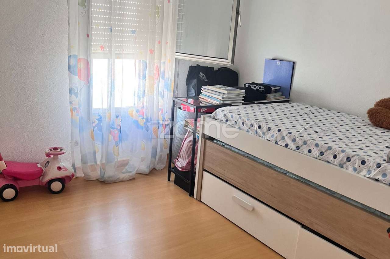 Apartamento T2 Laranjeiro-3