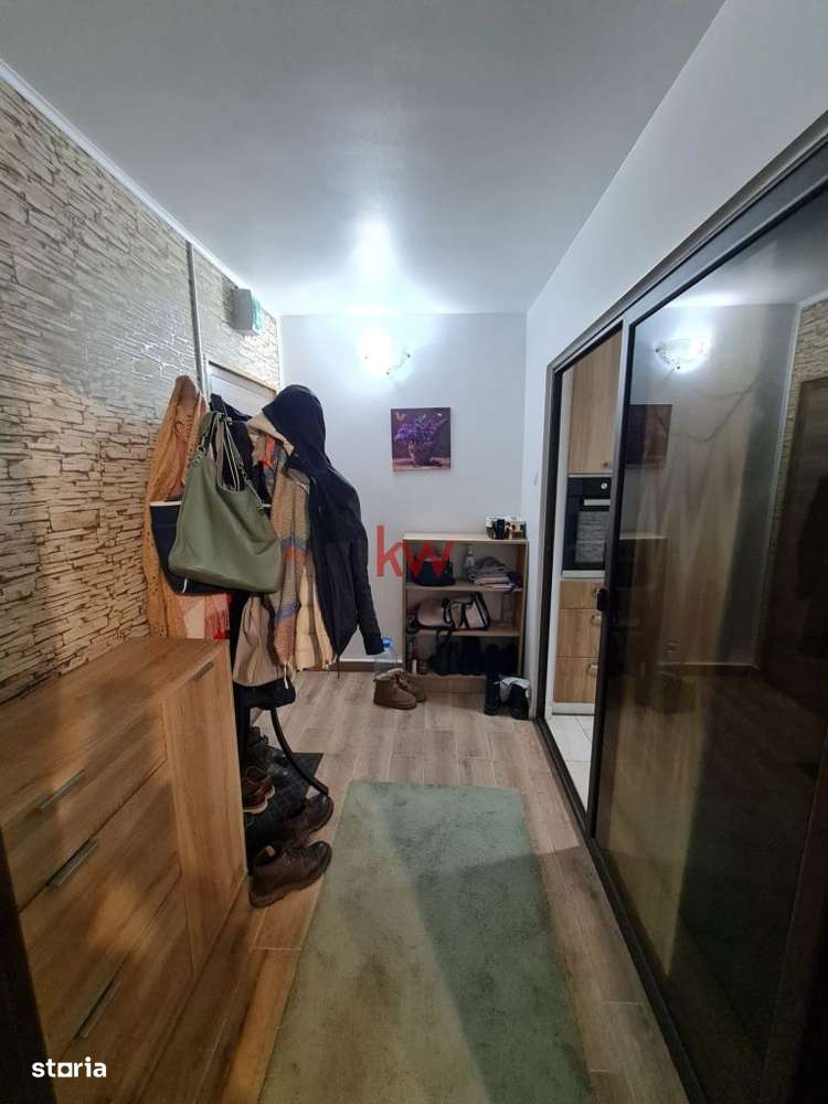 Apartament ultrafinisat cu balcon, la parter, in Pod de Piatra, fara r-4