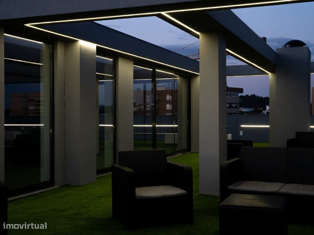 Apartamento T4 com 2 frentes, novo, com churrasqueira; piscina e pl...-19