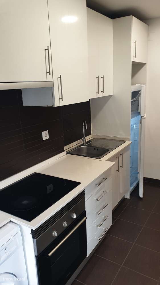 T2 coz. equipada na R. Cláudio Nunes - Benfica.  A nao perder - Grande imagem: 5/9