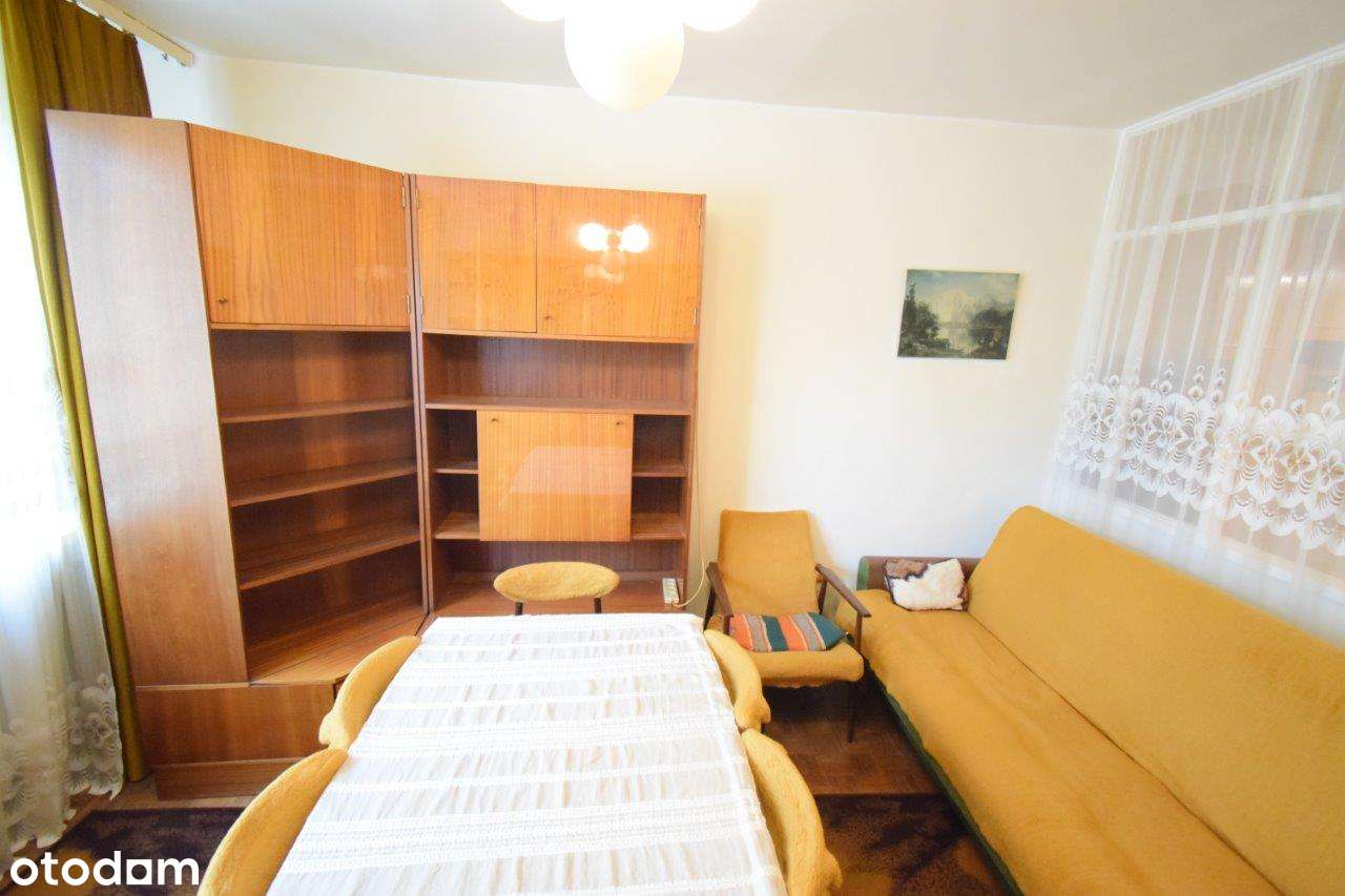 2 pokoje, 1 piętro, w pobliżu kolejka WKD-5