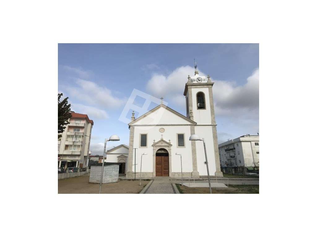 Apartamento T0 c/ Terraço Oiã-15