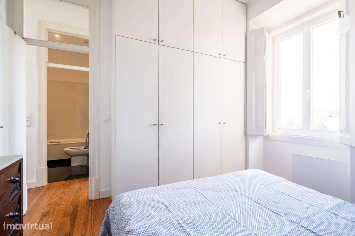 Apartamento com 1 quartos - localizado em Estrela Lisbon - Grande imagem: 4/10