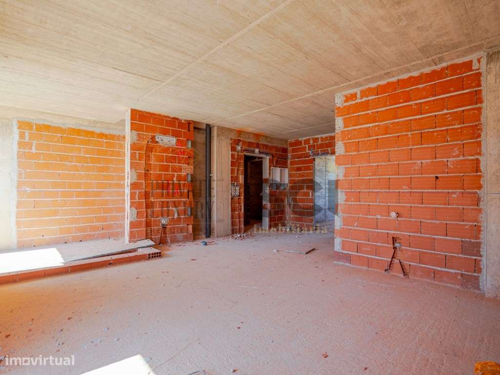 Apartamento T2, com parqueamento e varanda em Portimão - Grande imagem: 3/49