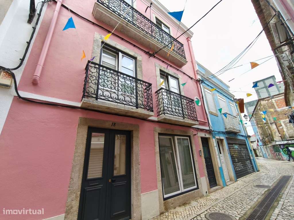 Prédio totalmente remodelado com 3 apartamentos independentes na Ba...-35