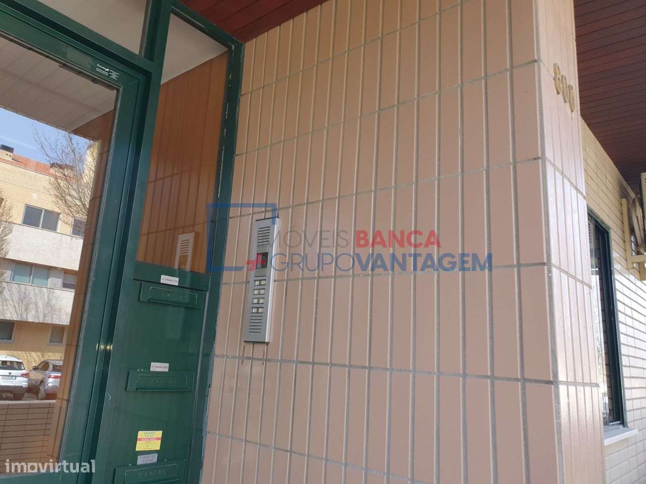 Apartamento T1 C/ Lugar de Garagem e Arrumo - Grande imagem: 3/5