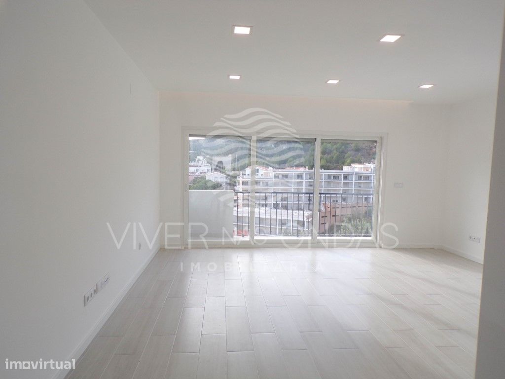 Apartamento T1 c/ terraço e parqueame...