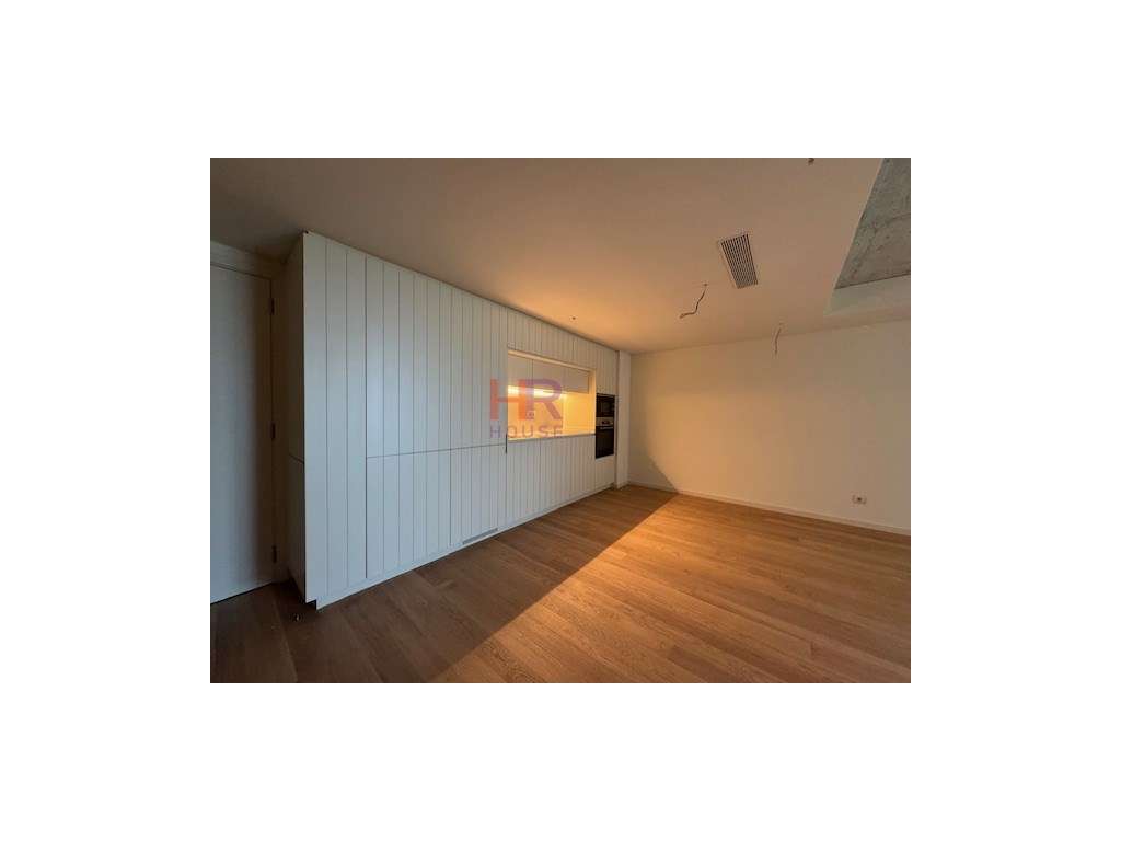 Apartamento T1 Novo com Varandas e Vistas Deslumbrantes em Coimbra.-14