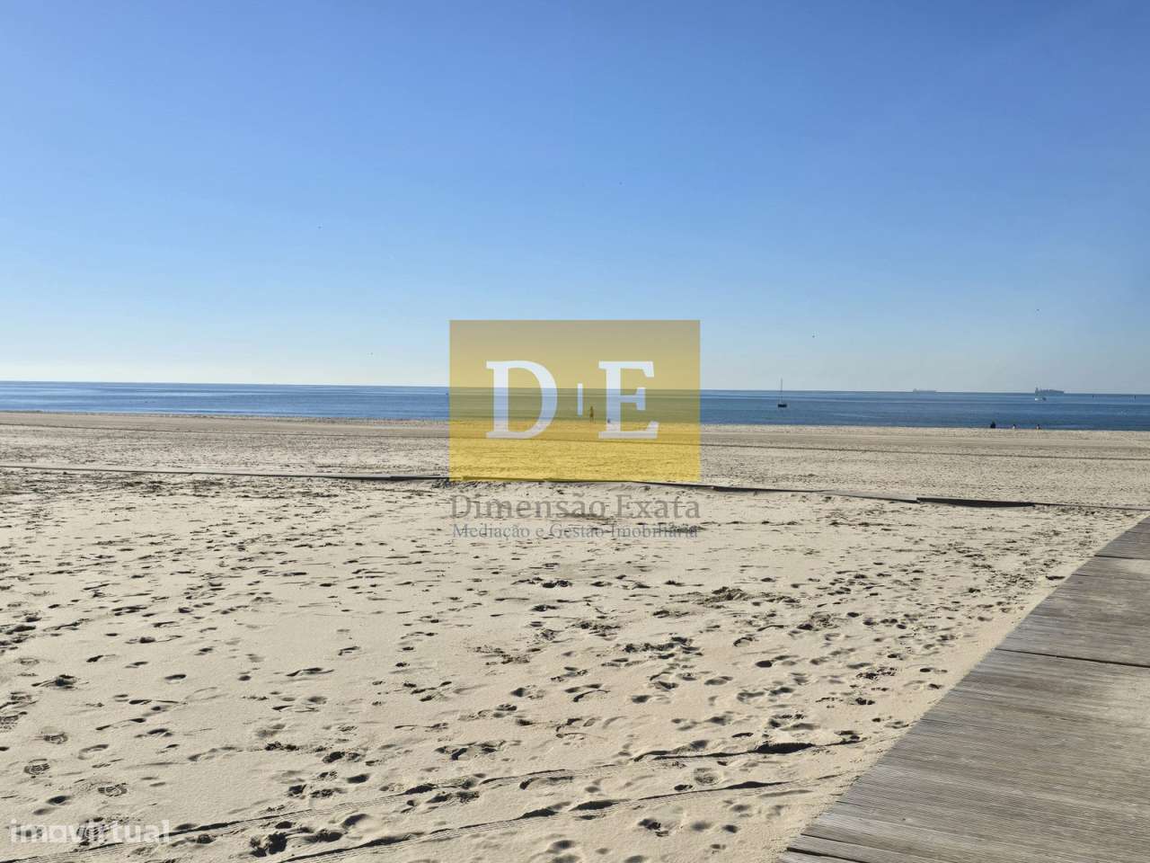 Lindo Apartamento T4 em 1ª Linha de Mar em Matosinhos Sul-25