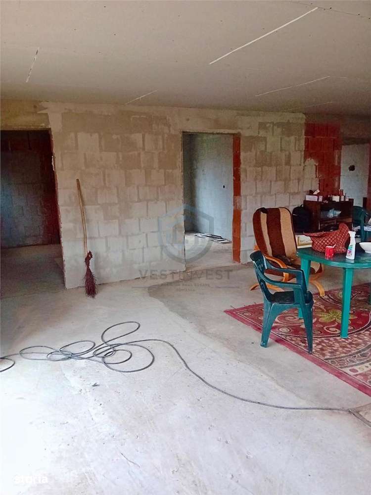 Casa cu 5 camere in localitatea Sacuieni - Imagine principală: 4/10