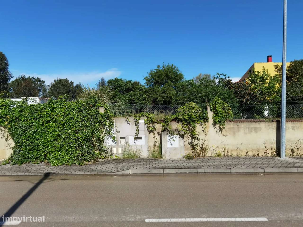 Terreno à venda em Fernão Ferro - Oportunidade única!-1