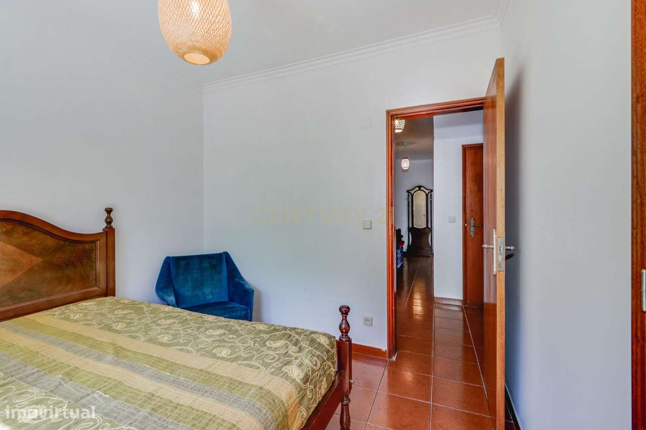 Espetacular Moradia T6 em Charneca de Caparica, Almada-13
