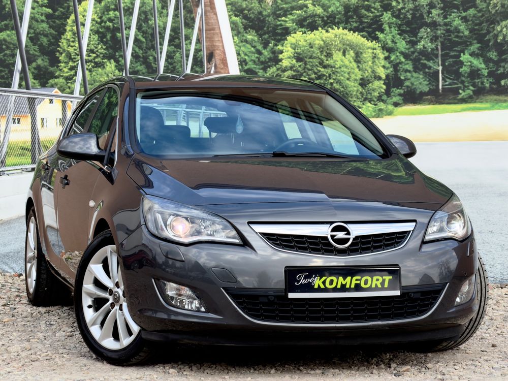 Opel Astra J 1.6 Turbo Edition Sport 2011