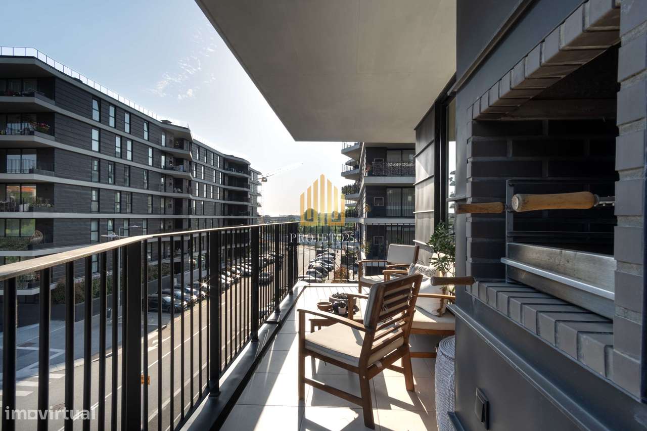Luxuoso T2 Green Terrace, com grande varanda, zonas verdes e jardins.-24