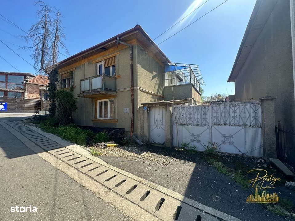 Casa renovabila cu teren generos de 700 mp in zona Garii – Oradea - Imagine principală: 5/19