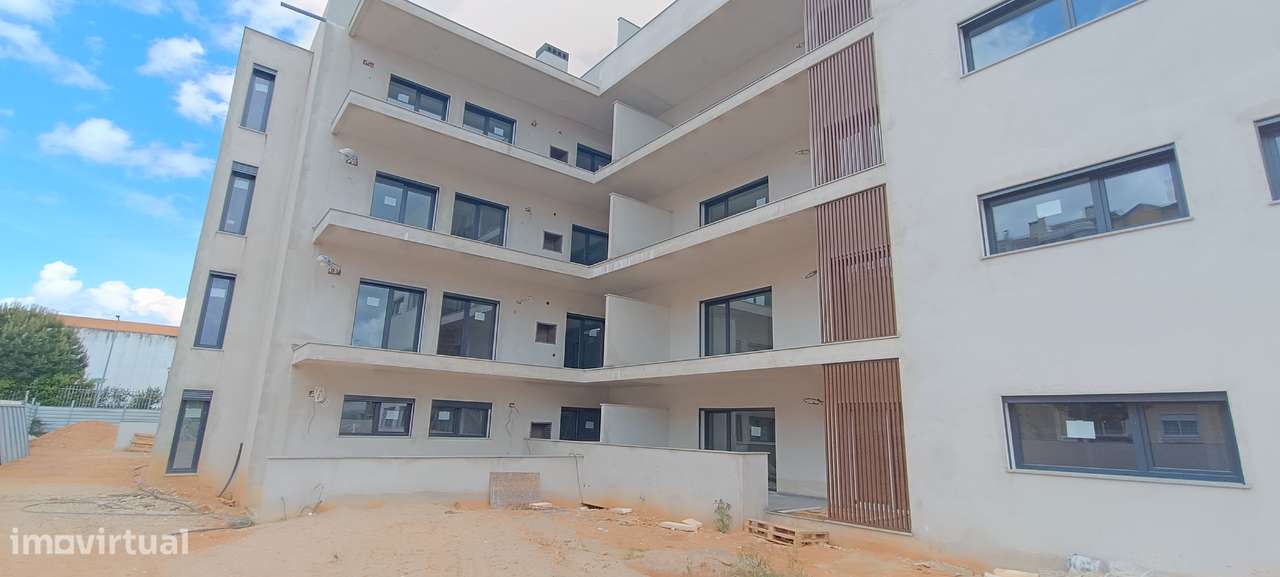 Apartamento T3 – 1.º Andar com Vista Piscina | Condomínio Privado - Grande imagem: 4/24