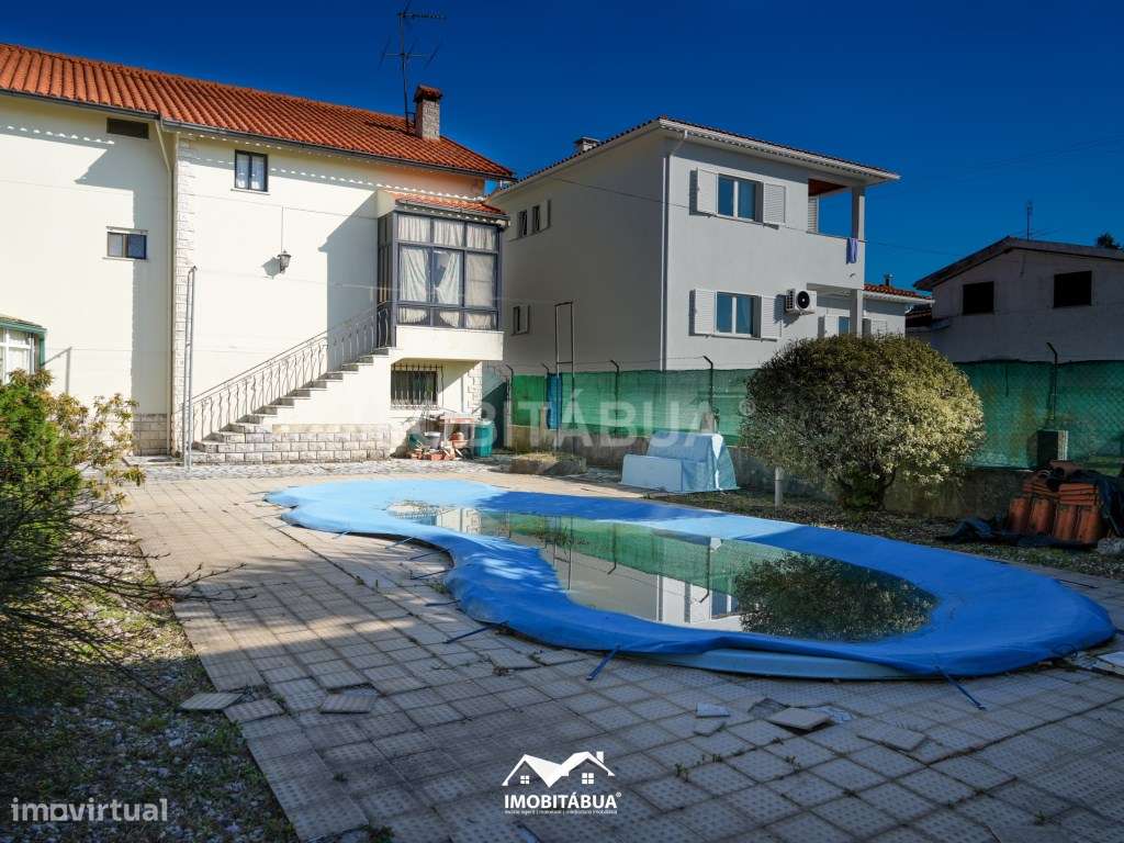 Moradia T5 com Piscina (Jacuzzi Integrado), Jardim e Churrasqueira-37