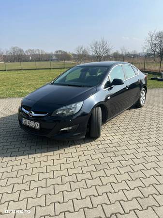 Opel Astra IV 1.4 T Active - 12