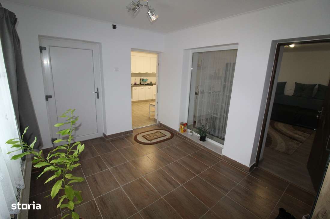 Vând gospodărie în Hunedoara, zona Peștișu Mare, teren 1.104mp...-19