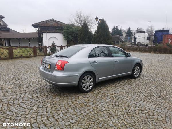 Toyota Avensis 2.0 D-4D Executive - 6