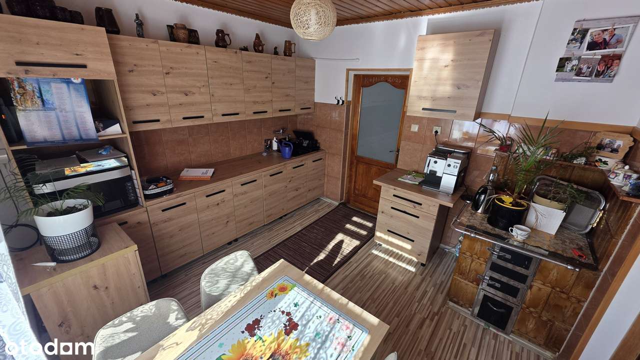 Karczma w Bukowinie Tatrzańskiej przy drodze z lokalami mieszkalnymi-8