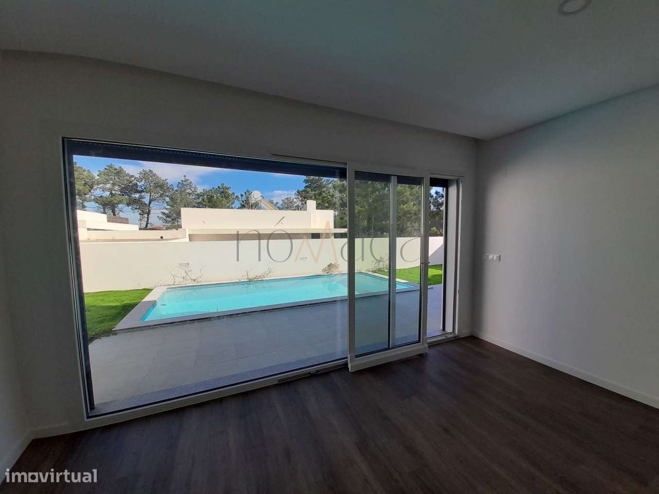 Fantástica moradia localizada no bairro de Valadares, Seixal-8