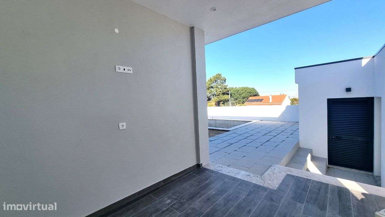 Moradia Térrea, com piscina – Azeitão-17