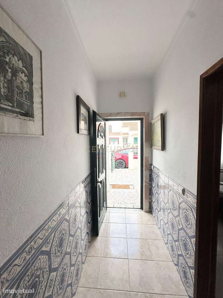 Moradia T3 junto ao porto de barcos de Escaroupim-12