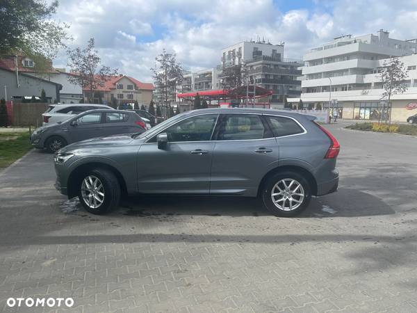 Volvo XC 60 B4 D AWD Momentum - 4