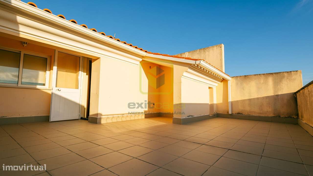 Moradia T3 Geminada-30