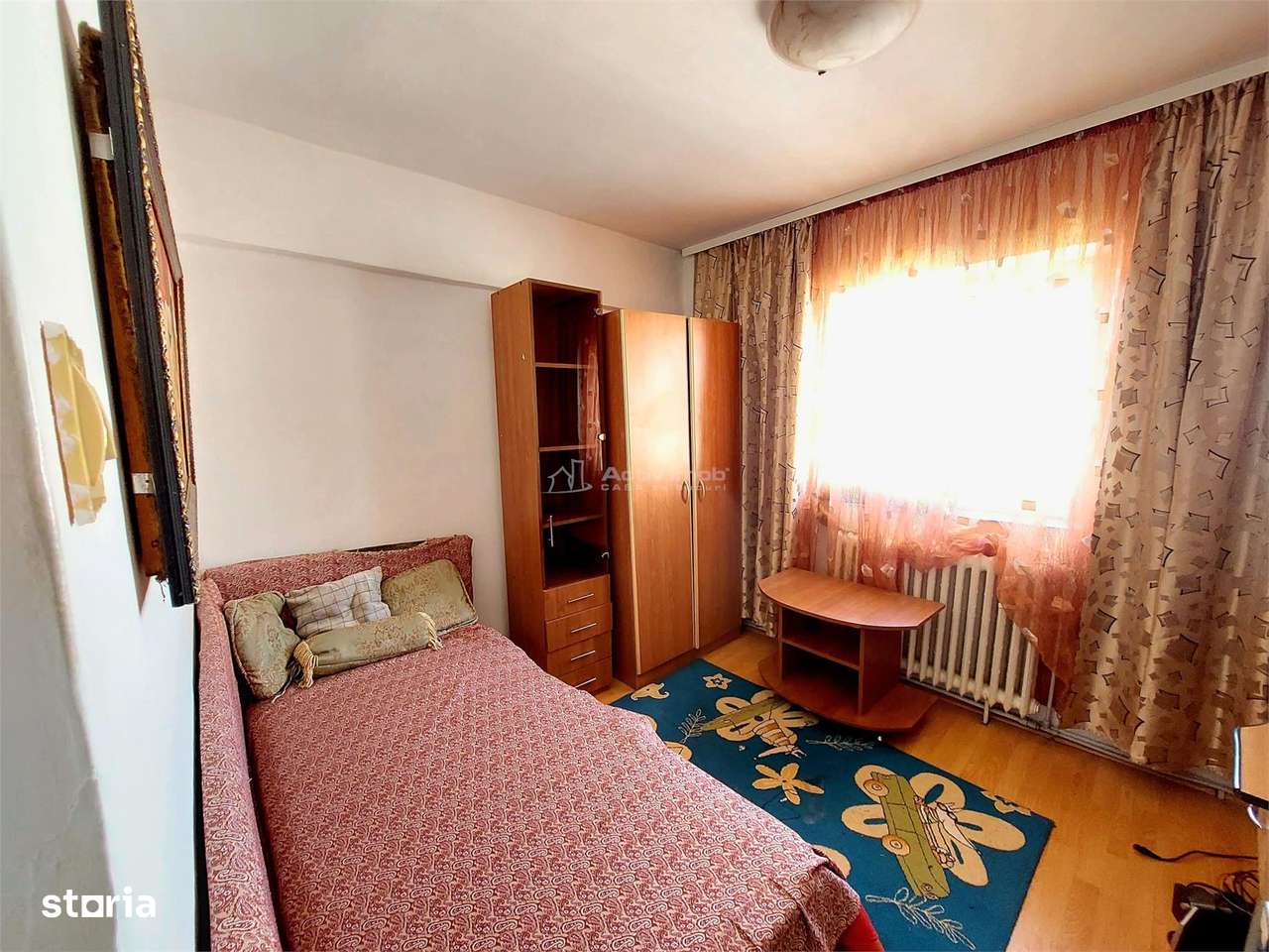 3 camere,decomandat, CENTRU - Str. Victoriei, etaj 3-2