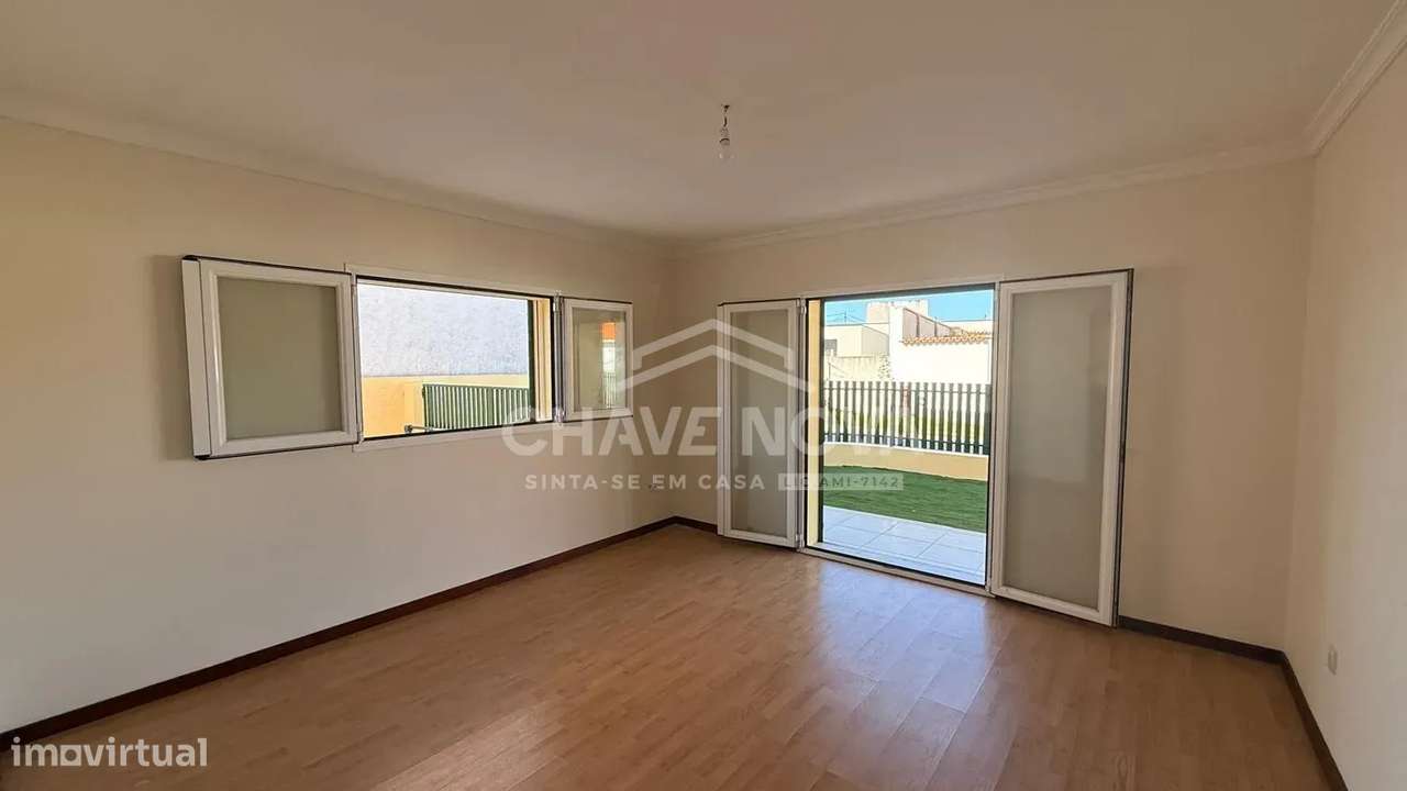 FN - Moradia térrea de 4 frentes | T3 com suite | Terreno de 722 m-6