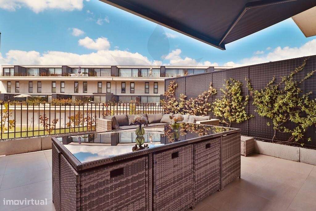 Vende-se T3 Duplex - Condominio Fechado - Como Novo - Empreendimento V-9