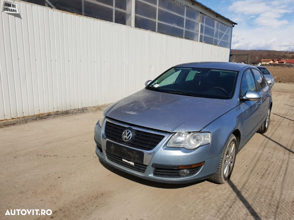 Dezmembrez Volkswagen Passat B6 1,9 TDI - 1