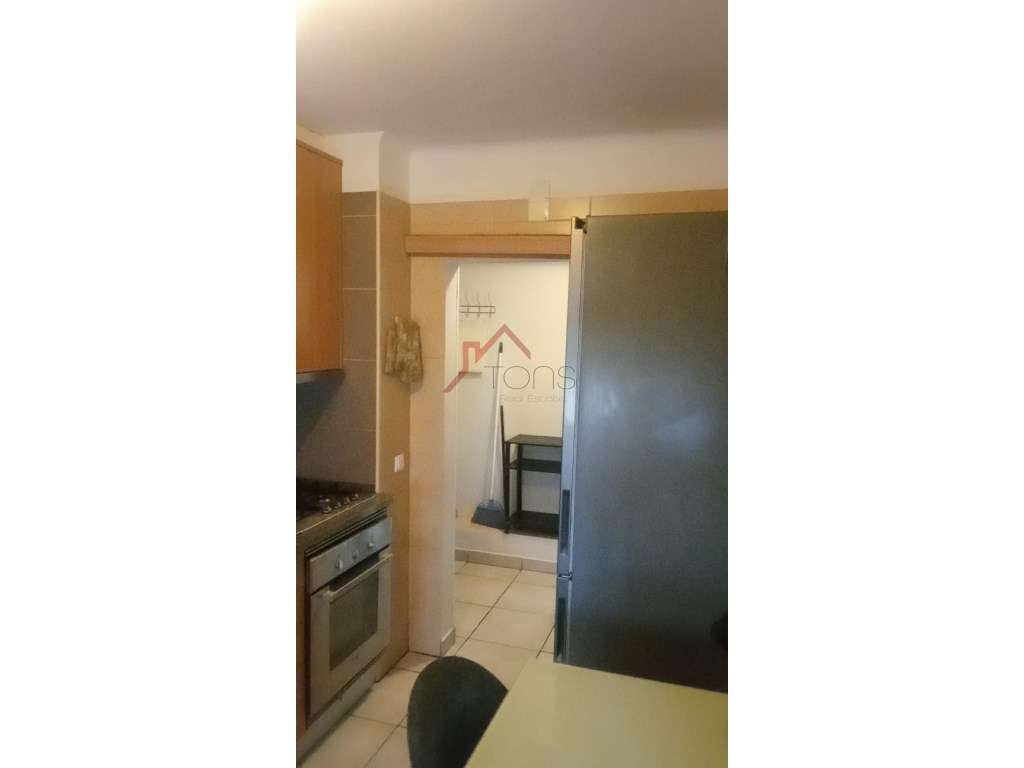 APARTAMENTO T3 + 2 CASAS DE BANHO + CAVE-12