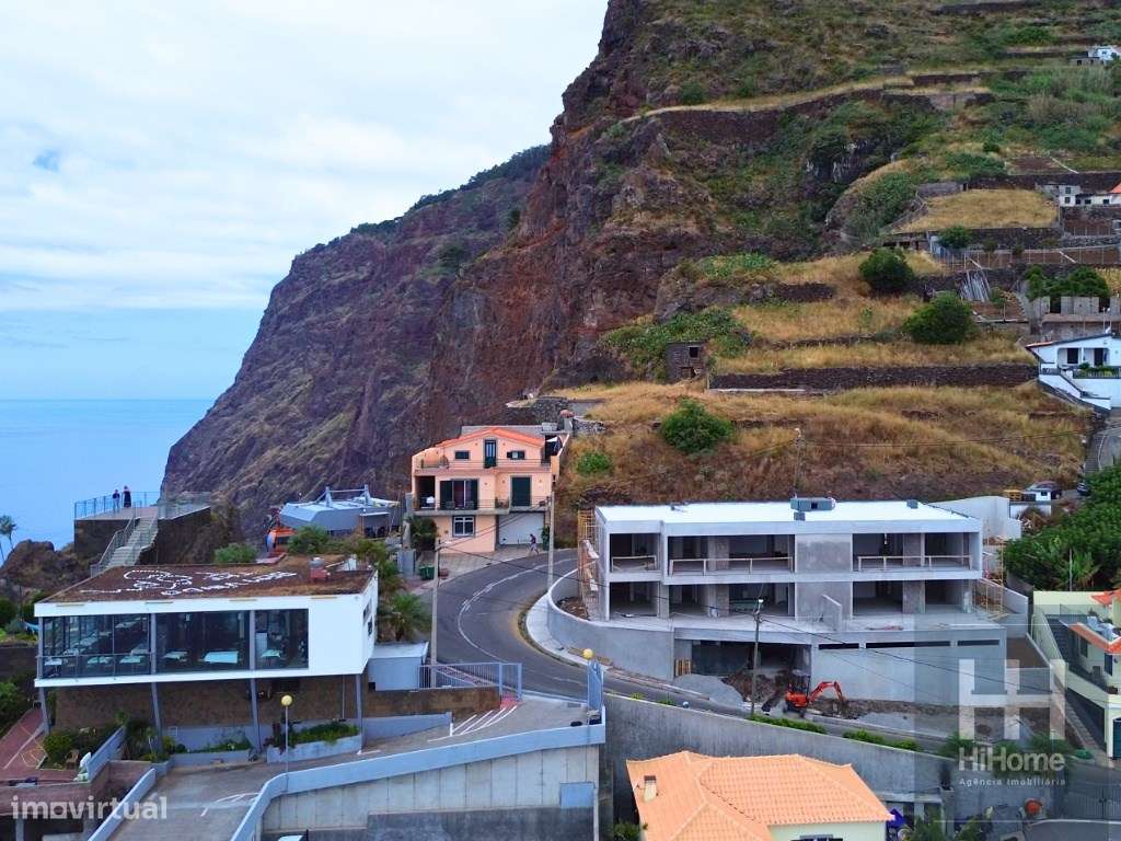 Apartamento T3 'The Cliffside View' | Câmara de Lobos - Grande imagem: 4/36