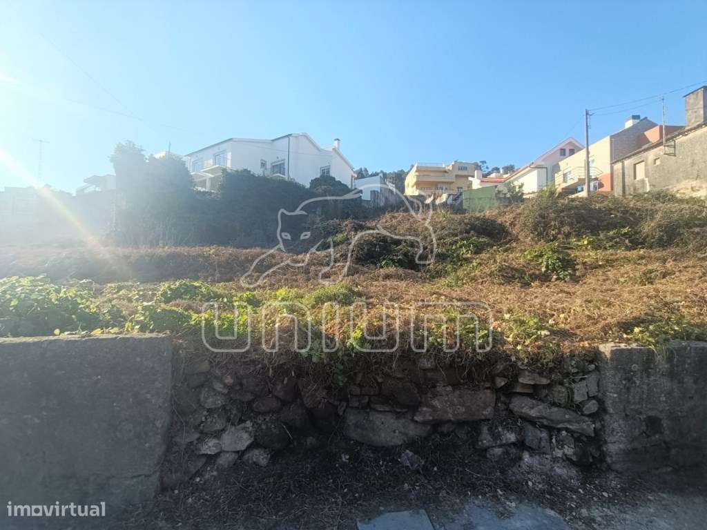 Terreno com projeto aprovado na Meadela - Grande imagem: 2/4