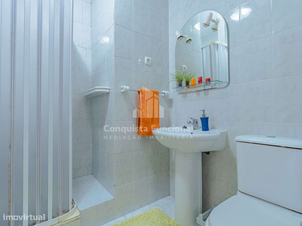 T3 com duas frentes em Ovar-Mobilado-19