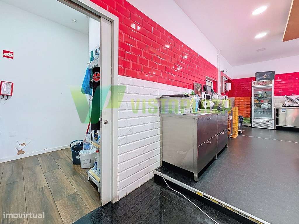 Talho em Funcionamento no Centro da Cidade Portimão - Loja Totalmen...-16