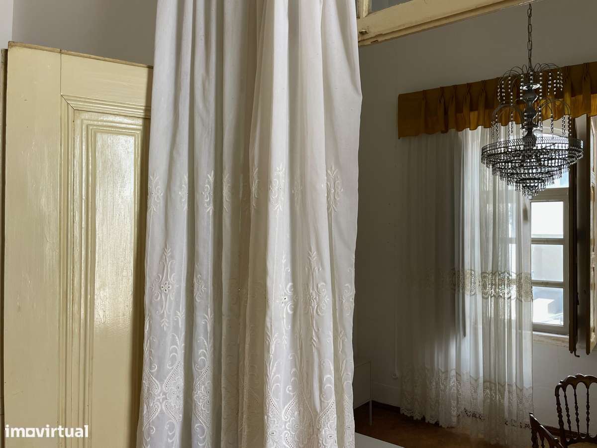 Moradia T4 com quintal-12