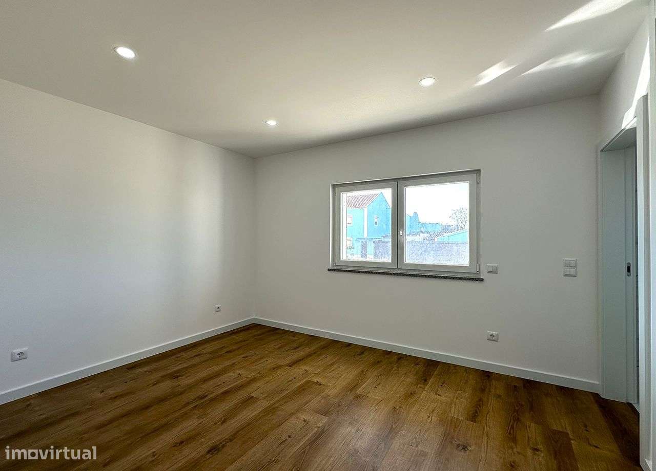 Espaçosa Moradia V4 com piscina - Coimbrã / Peniche-20