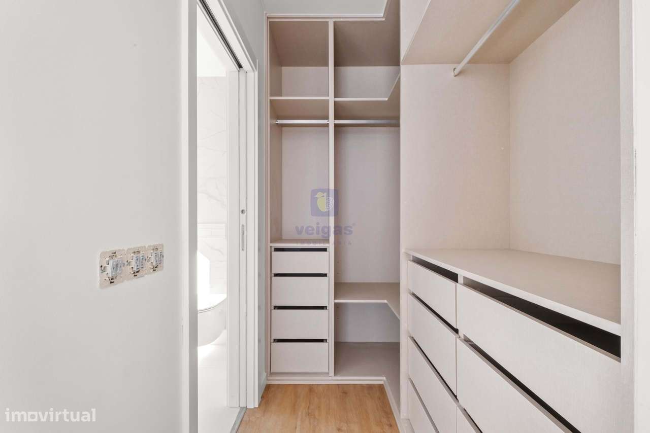 Moradia T5 Contemporânea com Piscina Aquecida – Santa Iria da Azóia-5