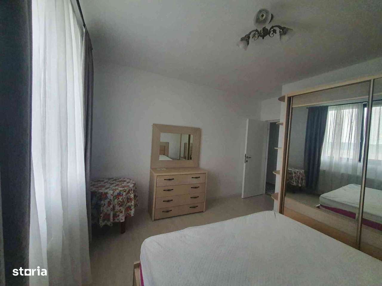 Valea Lupului Mall Moldova apartament cu 2 camere decomandat - Imagine principală: 3/4