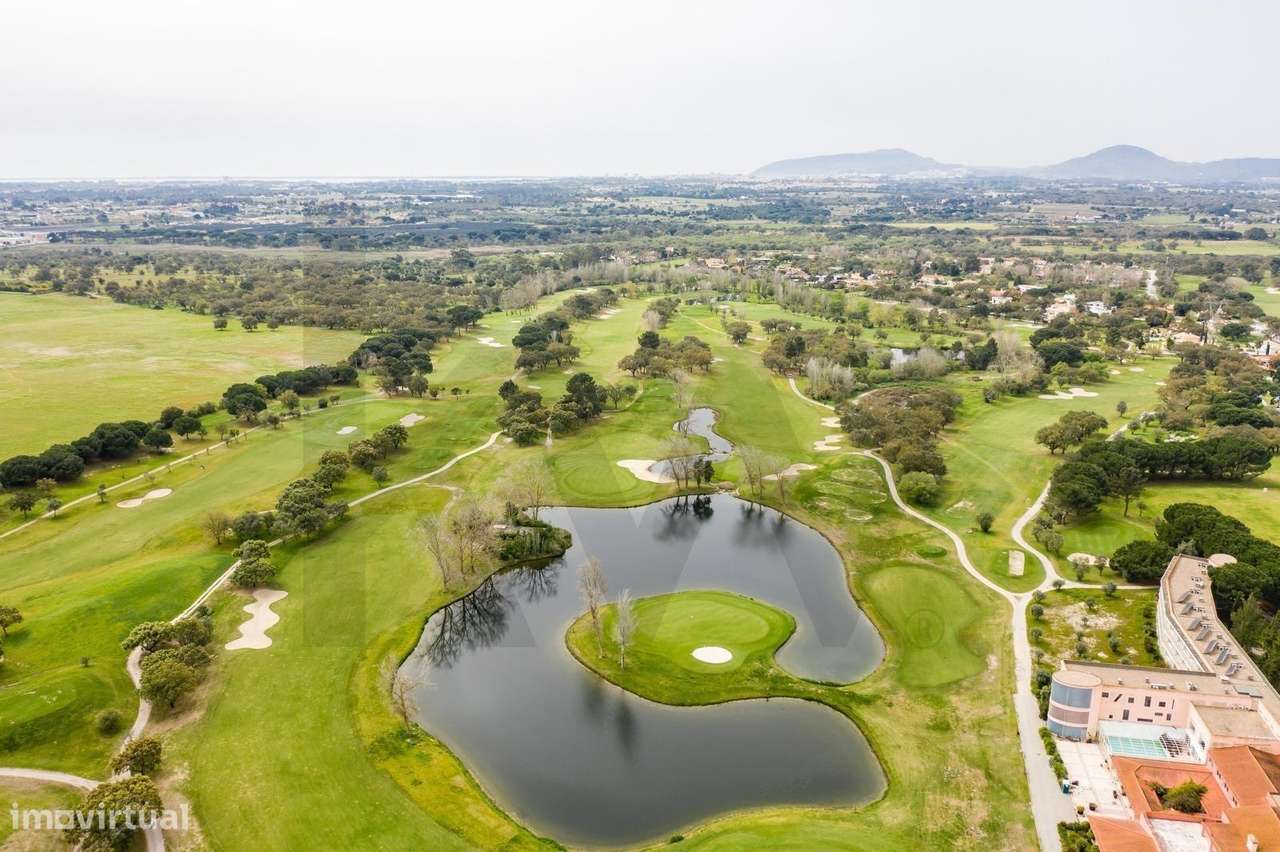 Oportunidade de investimento em Moradia Golfe Montado - T3-8