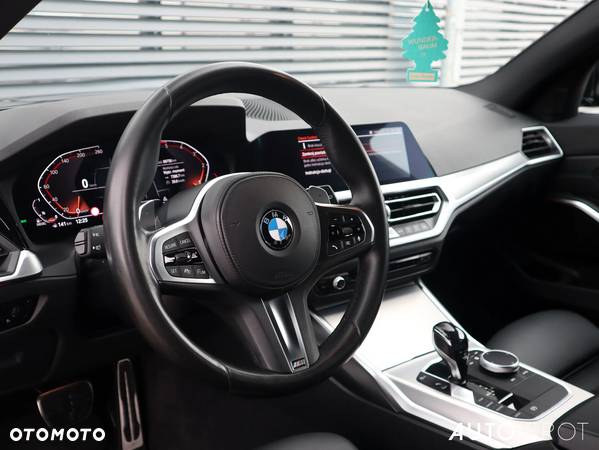 BMW Seria 3 320d xDrive M Sport - 15