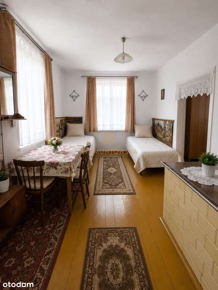Domek z dużą działką 4400 m² – Niemojowice