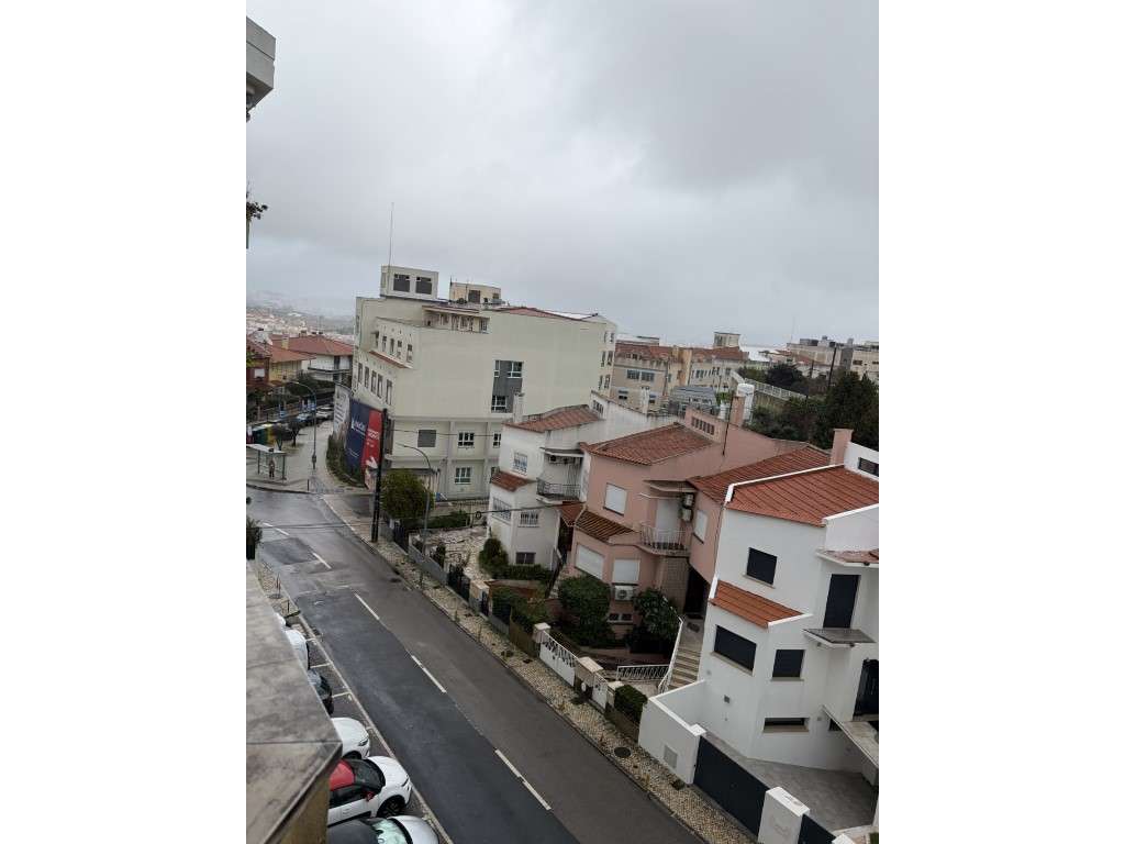 Espetacular apartamento T2 com varanda junto ao Hospital dos Lusiadas.-26